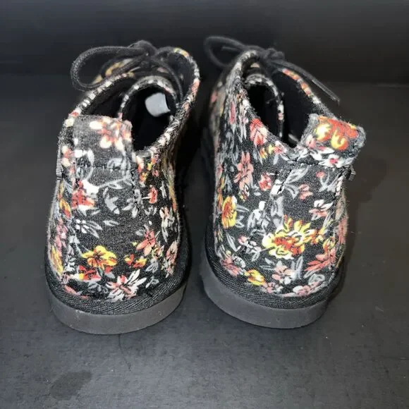 BEARPAW Youth Skye Chukka Booties, Black & Floral, Size 4, New Without Box - Picture 4 of 8